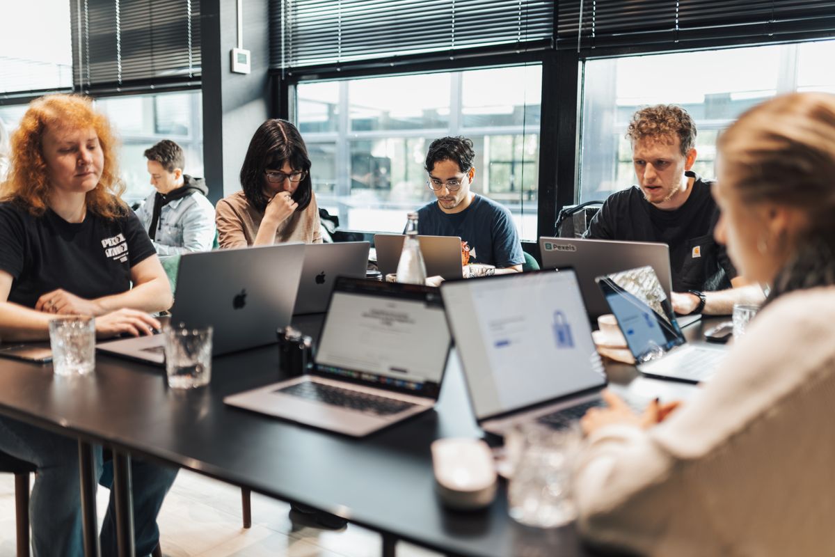Equipo en una sesión de capacitación de Microsoft 365